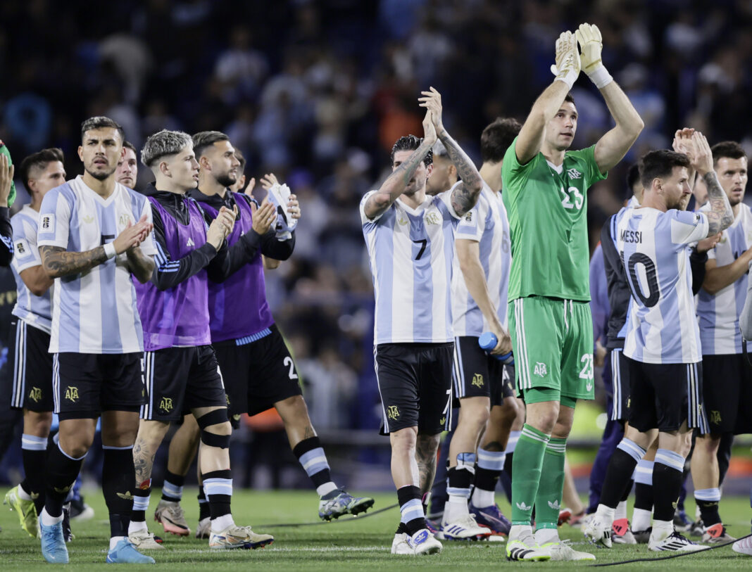 El entrenador Lionel Scaloni confirmó la prelista de convocados de la Selección Argentina para la doble fecha de Eliminatorias Sudamericanas que se disputará en marzo, con los encuentros ante Brasil, de local, y Uruguay, de visitante.