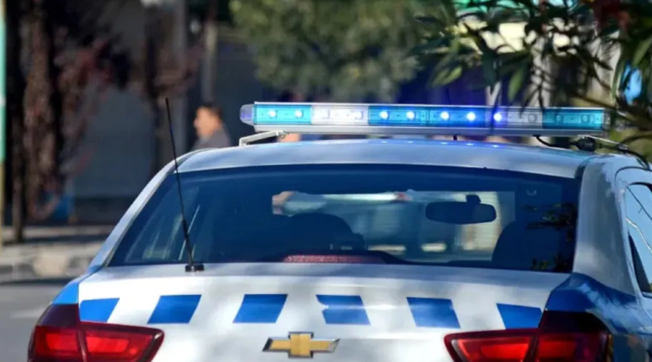 El hecho ocurrió en Centenario con un motociclista de 30 años que escapó de un control policial que terminó en una persecución. Tras atraparlo el alcoholímetro no pudo medir el nivel ya que superaba el registro más alto permitido de alcohol en sangre.