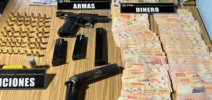 La Policía de Río Negro realizó un operativo y desarticuló kioscos narcos en General Roca. Uno se encontraba en Barrio Nuevo y era administrado por madre e hijo, quien tenía prisión domiciliaria